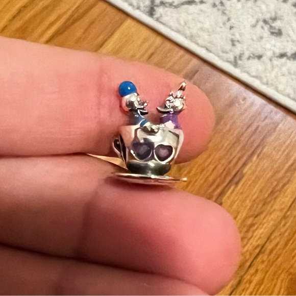 Donald Duck and Daisy Duck Teacup Charm by Pandora – Mad Tea Party Disney Parks - Picture 5 of 10